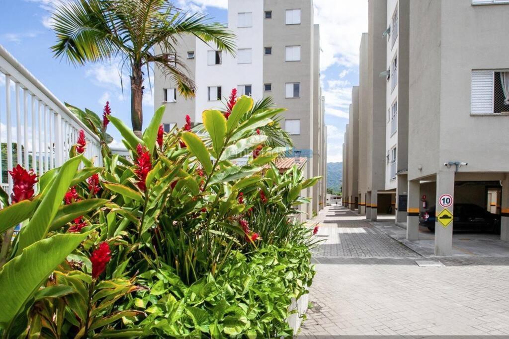 Apartamento Ubatuba - Ar Condicionado, Estacionamento, Elevador, Portaria 24H - Wifi Gratis! - Jardim Das Palmeiras Exterior foto